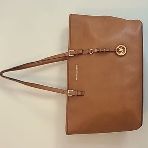 Michael Kors Jet Set Travel Tote Saffiano Leather